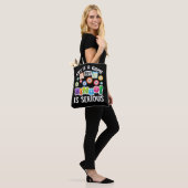 Het leven is een spelletje, maar Bingo is serieus  Tote Bag (Op model)