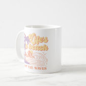 Het leven is een strand geniet van de golven koffiemok (Voorkant links)