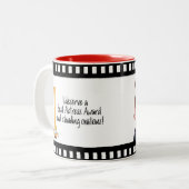 Het leven is een van de prestaties na elkaar! tweekleurige koffiemok (Voorkant links)