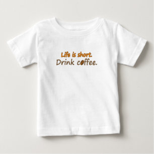 Het leven is kort. De koffie van de drink. (©