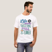 Het leven is kort, maakt het langer grappig. t-shirt (Voorkant volledig)