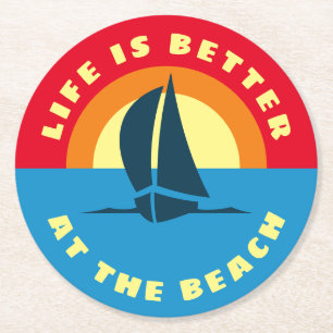 Het leven is leuker op het strand oceaan zonsonder ronde kartonnen onderzetter