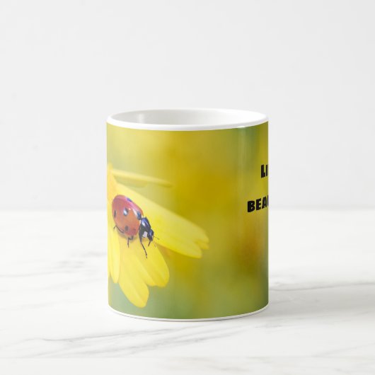 Het leven is mooi - Ladybug Koffiemok (Center)