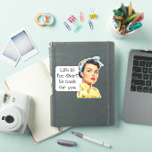 Het leven is te kort Sarcastische Retro Huisvrouw Sticker (iPad Cover)