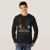 Het leven is vol belangrijke keuzes Guitar Lover T-shirt (Voorkant volledig)