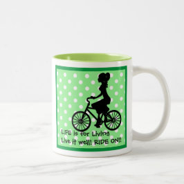 Het leven is voor het leven en het goed rijden op tweekleurige koffiemok