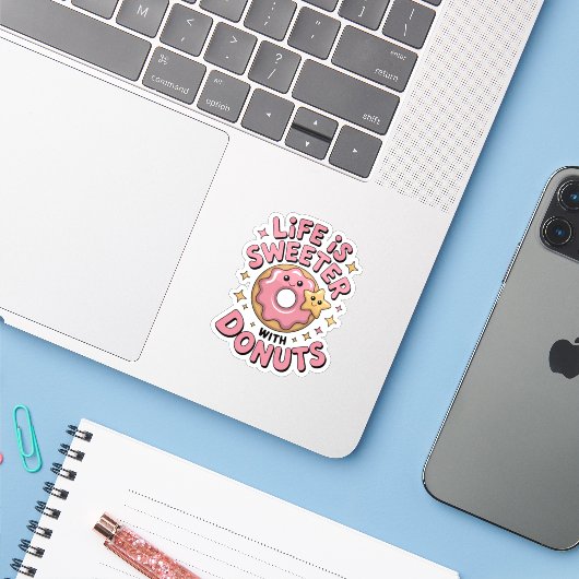 Het leven is zoeter met donuts sticker (Laptop met iPhone)
