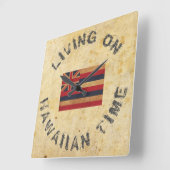 HET LEVEN OP DE HWAÏNE TIJD GROTE KLOT VIERKANTE KLOK (Hoek)