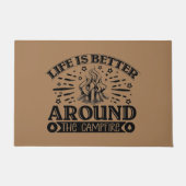 Het leven rond de kampvuur is beter deurmat (Voorkant)