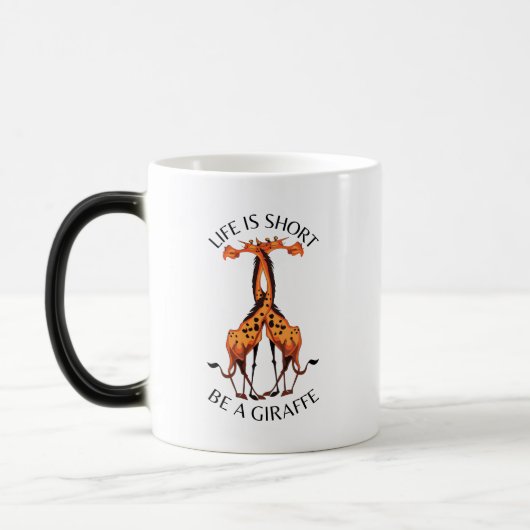 Het leven van de koffie Mok is kort Giraffe ontwer (Links)