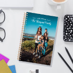 Het leven van uw familie Voeg naam & familie foto Planner<br><div class="desc">Familieplanner gepersonaliseerd met uw familiefoto en achternaam met The Life of Your Family in een elegant ontwerp. De achterkant heeft een zwarte marmeren look. Blijf volgend jaar georganiseerd met deze gepersonaliseerde gezinsplanner afgedrukt met uw foto,  achternaam en het jaar.</div>