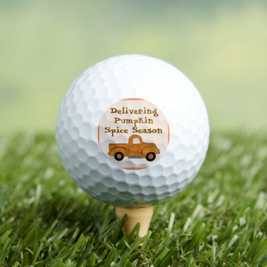 Het leveren van Pumpkin Spice Season Handgeschilde Golfballen (Insitu Shirt)