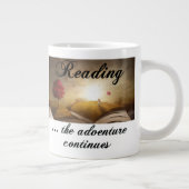 Het lezen, het avontuur gaat verder grote koffiekop (Rechts)