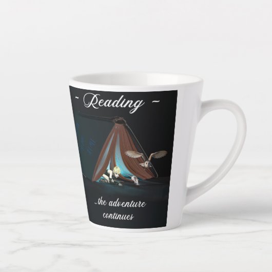 Het lezen, het avontuur gaat verder latte mok (Rechts)