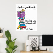 Het lezen van de dag op een stapel boekengebeurten poster (Thuiskantoor)