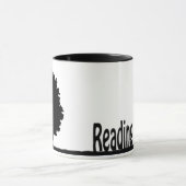 Het lezen van de Mok van Buddy met jongen die naas (Midden)