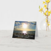 Het Licht van het Inspirerend Citaat aan het Eind  Kaart (Gele Bloem)