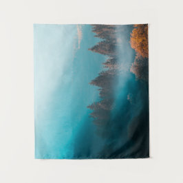 Het licht werpen op het bos in de herfst van de bo wandkleed