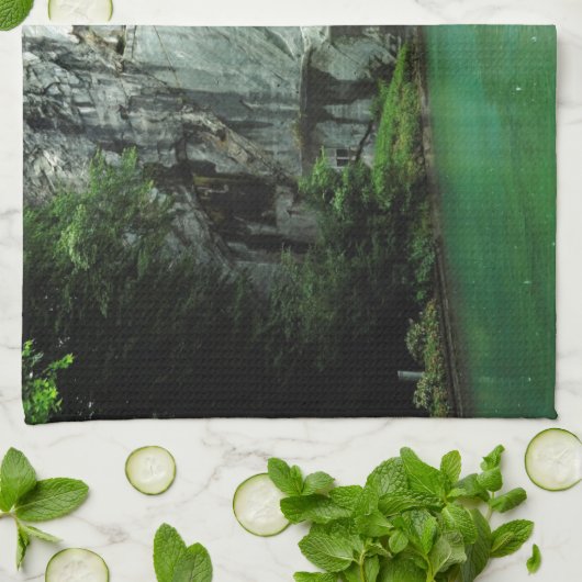 Het Lion Monument in Lucerne Theedoek (Gevouwen)