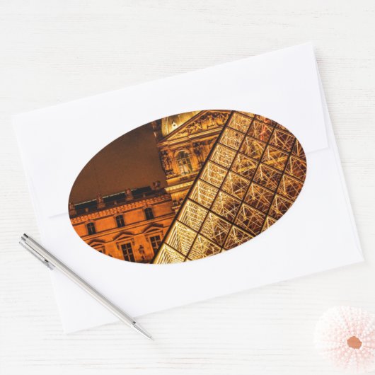 Het Louvre Ovale Sticker (Envelop)