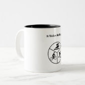 Het maakt me een Happy Triathlon Mok (Voorkant links)
