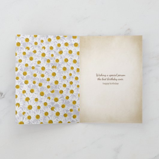 Het madeliefjemand van de verjaardag met vlinder kaart (Binnen)