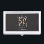 Het maken van 50 er een goede gouden verjaardag vi visitekaarthouder<br><div class="desc">Viel je 50ste verjaardag in stijl met dit zwarte,  witte en goudeffect 50 en geweldig verjaardagsontwerp. Een modern ontwerp met manuscripttekst en gewaagde grafiek. Verander de kleur om aan te passen. Deel van een collectie.</div>