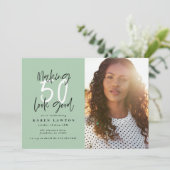 Het maken van 50 kijkt goede fotoverjaardagsuitnod (Staand voorkant)