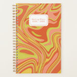 Het maken van plannen Modern kleurrijk Oranje geel Planner<br><div class="desc">Blijf georganiseerd en stijlvol met deze speelse, felle oranje, geel marmeren pattereerde planner. Deze planner bevat wekelijkse en maandelijkse planningspagina's en biedt de flexibiliteit die u nodig hebt om op elk moment te beginnen. Personaliseer het met jouw tekst en verander de jaren om het uniek van jou te maken. Perfect...</div>