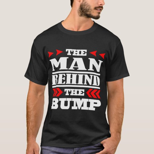 HET MAN ACHTER DE BUMP T-SHIRT (Voorkant)