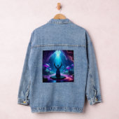 Het Man in de grot heeft de armen naar de hemel ge Denim Jacket (Hangar)
