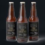 Het Man The Myth The Legend 70th Birthday Bier Etiket<br><div class="desc">Zijn leven was een groot avontuur! Deze prachtige zwarte mannen 70ste verjaardag bierfleslabels die zeggen "The Man The Myth The Legend" in een klassiek lettertype in zilver en goud zijn ideaal voor het vieren van het speciale man in de 70ste verjaardag van je leven. Deze labels zijn trendy, stijlvol, modern...</div>