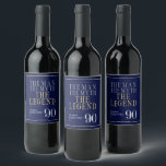 Het Man The Myth The Legend 90th Birthday Wijn Etiket<br><div class="desc">Zijn leven was een groot avontuur! Deze prachtige marineblauwe mannen Mannen van 90ste verjaardag wijnflesetiketten met de tekst "The Myth The Legend" in een klassiek zilveren en gouden lettertype zijn ideaal voor het vieren van het speciale man in de 90ste verjaardag van je leven. Deze labels zijn trendy, stijlvol, modern...</div>