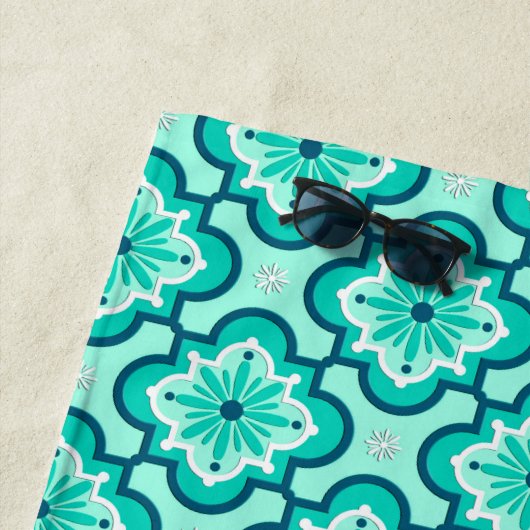 Het Marokkaanse Tile Pattern, Aqua en Turquoise Strandlaken (In situ)