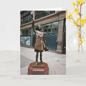 "Het Mary Tyler Moore standbeeld" Gefeliciteerd Ka Kaart (Gele Bloem)