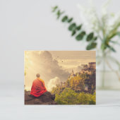 Het mediteren van Monnik vóór Grote Tempel Briefkaart (Staand voorkant)