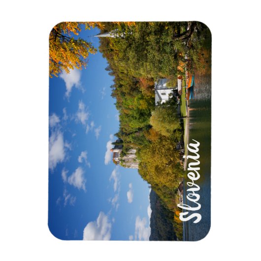 Het meer van Bled met bomen in herfstkleuren in Sl Magneet (Verticaal)