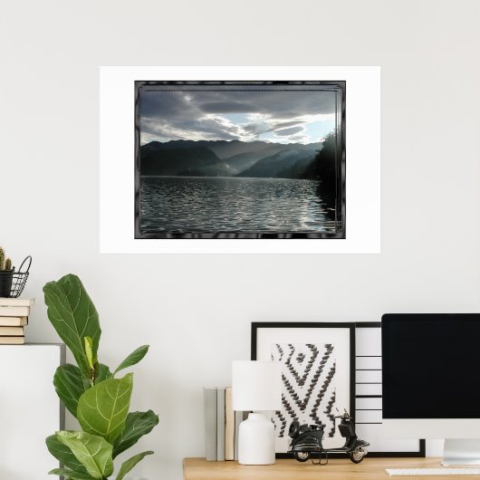 Het meer van Bled, uitzicht in de schemering Poster (Thuiskantoor)