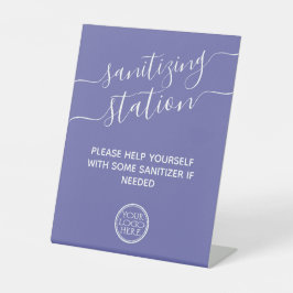 Het meetstation is minimaal modern met de veilighe reclamebord met voetstuk