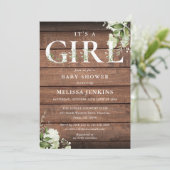 Het meisje Greenery Letter Rustic Wood Baby shower Kaart (Staand voorkant)