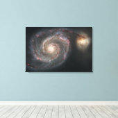 Het melkwegstelsel (M51) en het metro Canvas Afdruk (Insitu (Houten vloer))