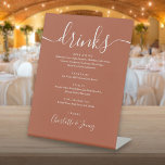 Het Menu Drinken van de Bieden van de Handtekening Reclamebord Met Voetstuk<br><div class="desc">Dit elegante terracotta minimalistische menu-teken van drinken is perfect voor je trouwfeest. Ontworpen door: Thisnotme©</div>