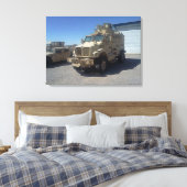 HET MILITAIRE PANTSER VAN MRAP DE V.S. CANVAS AFDRUK (Insitu (Slaapkamer))