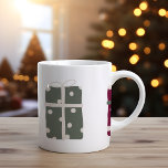 Het moderne Boho Christmas Polka Dot Cadeau Koffiemok<br><div class="desc">Vier het plezier van het seizoen met deze moderne boho Christmas polka dot koffie mok. Het unieke kerstpatroon creëer is een vleugje charme en individualiteit. Het eenvoudige ontwerp is voorzien van klassieke bohemian polka dot cadeaus met schattige bogen die een grillige wintersfeer oproepen. Met een schone en eenvoudige neutrale lay-out...</div>