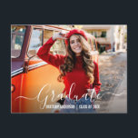 Het moderne Briefkaart van de Aankondiging van de<br><div class="desc">Modern Trendy Calligraphy Script Photo Afstuderen Announcement Briefkaart</div>