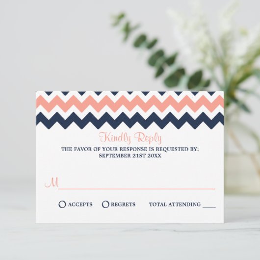 Het moderne Chevron Wedding Collectie - Roze en ma RSVP Kaartje (Staand voorkant)