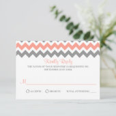 Het moderne Chevron Wedding Collectie - Roze & gri RSVP Kaartje (Staand voorkant)