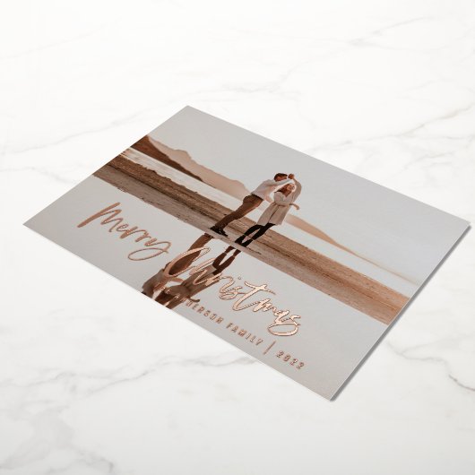 Het moderne, minimale fotoblauw kerstscript folie feestdagenkaart (Gedraaid)