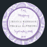 Het moderne Paisley Wedding Collectie - Paars Ronde Sticker<br><div class="desc">Eenvoudig maar elegant, het moderne paisley bruiloft collectie is een verbluffend design met een mooie paisleydruk in een zachte paarse en witte kleur, die perfect is voor elke moderne huwelijksfeestdag. Deze stickers kunnen gepersonaliseerd worden voor uw speciale gelegenheid en maken de perfecte uitnodiging, gunst of bedankt sticker voor uw bruiloft,...</div>