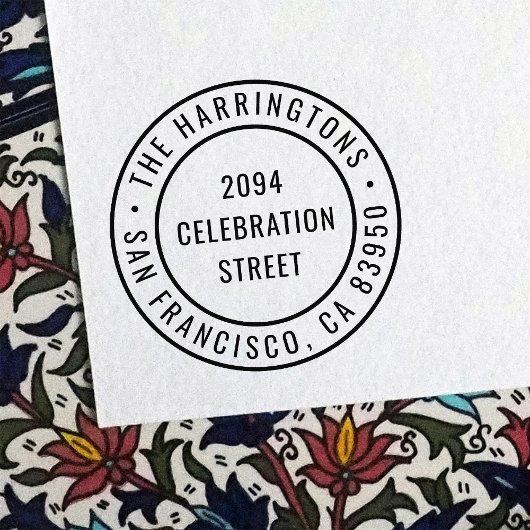 Het moderne Ronde Adres van de Familienaam van de  Zelfinktende Stempel